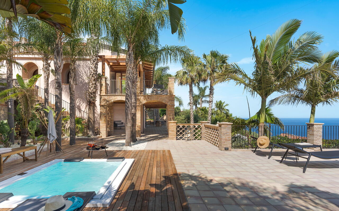 Buena Vista: Building Exterior, Hot Tub, Outdoor, Pool, Scenic View