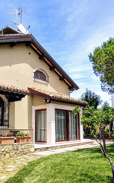 Villa Tagliaferri: Building Exterior, Garden