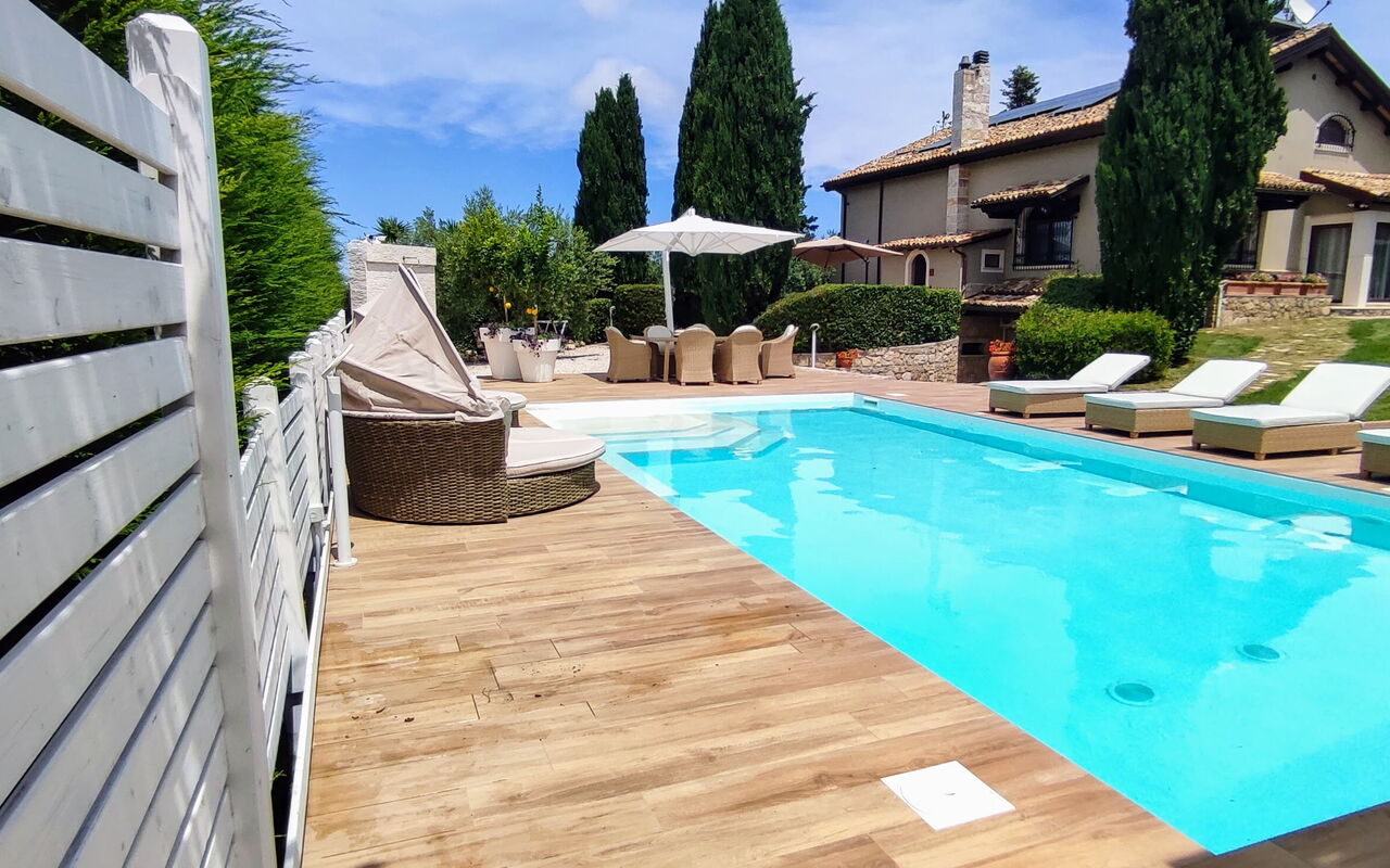 Villa Tagliaferri: Building Exterior, Pool, Summer