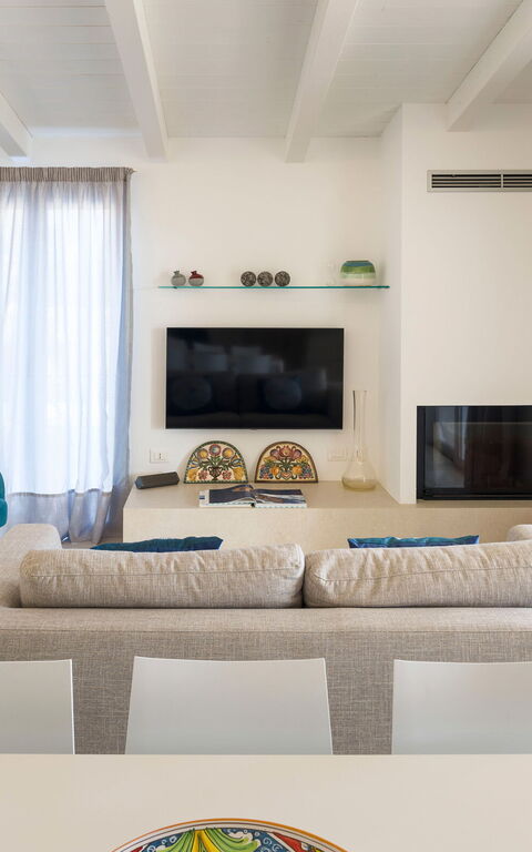 Villa Azulea: Kitchen, Living Room