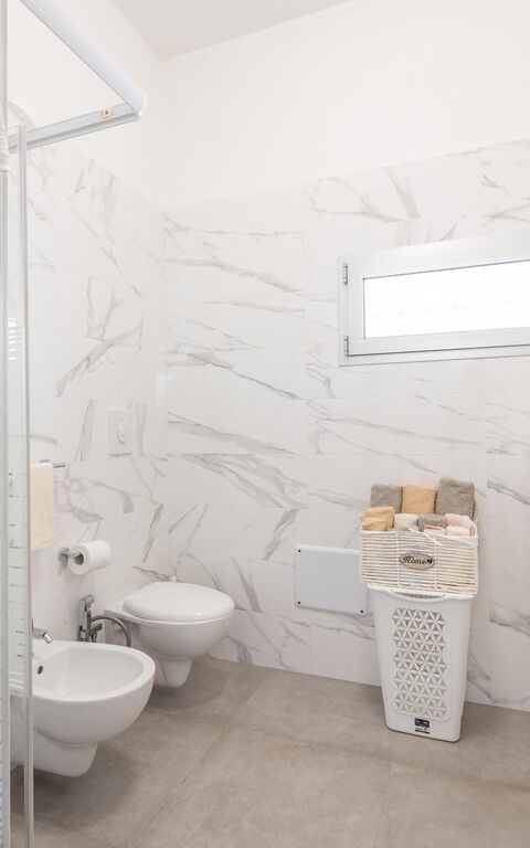 Villa Narkive: Bathroom