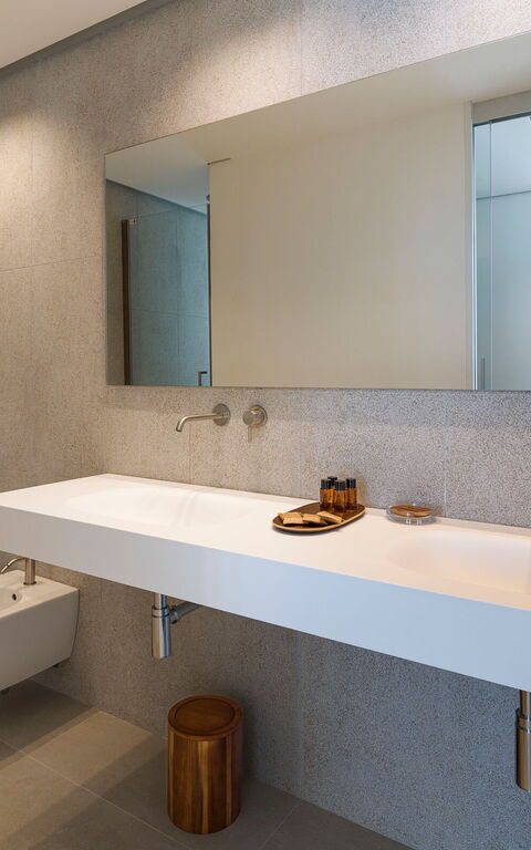 Bedda Matri: Bathroom