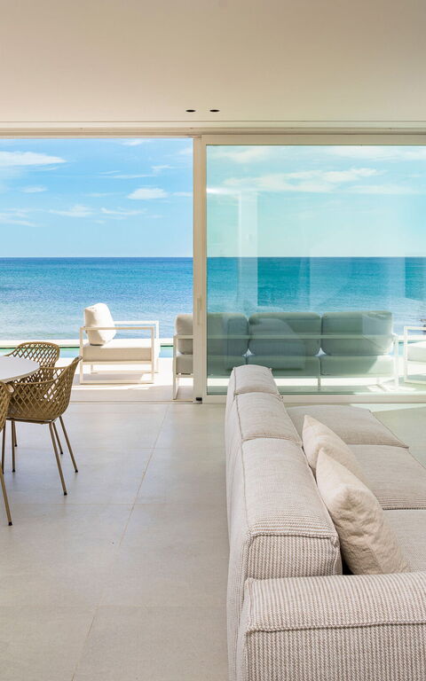 Bedda Matri: Living Room