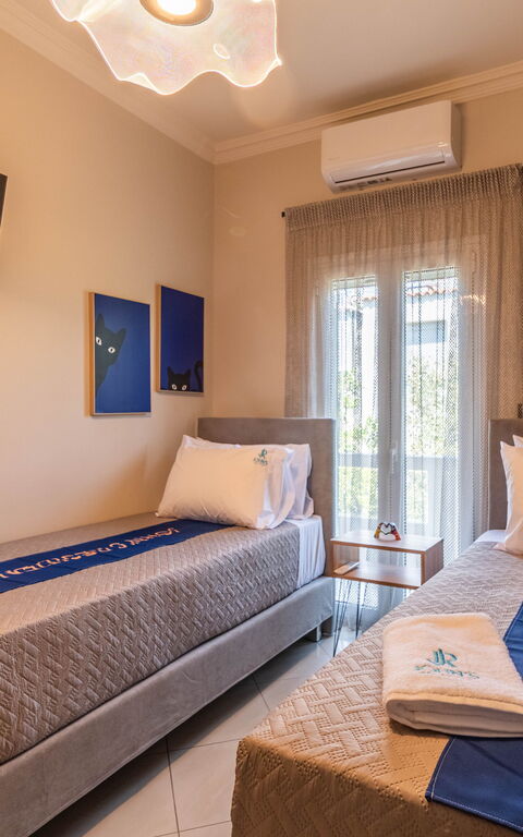 John Residence: Bedroom