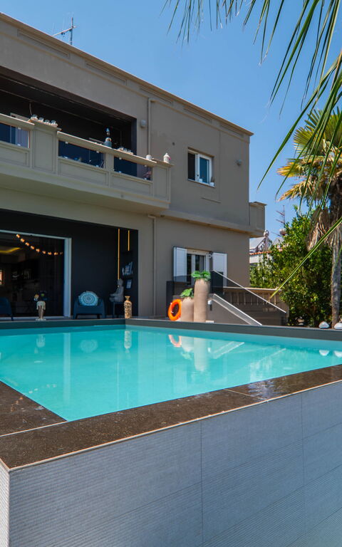 John Residence: Building Exterior, Outdoor, Pool