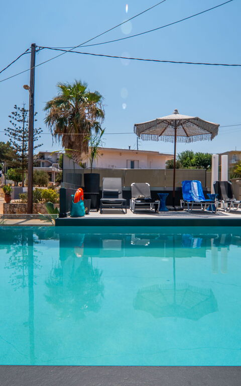 John Residence: Outdoor, Pool
