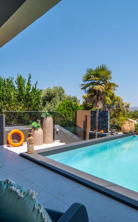 John Residence: Outdoor, Pool