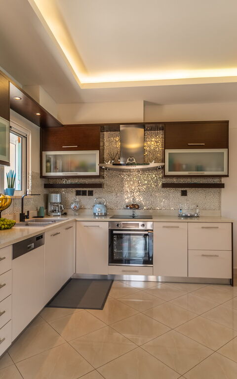 John Residence: Kitchen