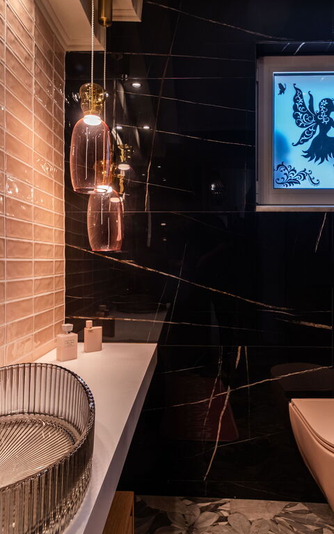 John Residence: Bathroom