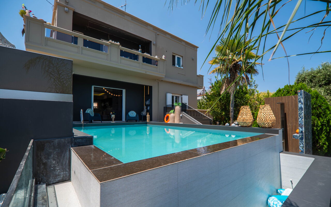 John Residence: Building Exterior, Outdoor, Pool