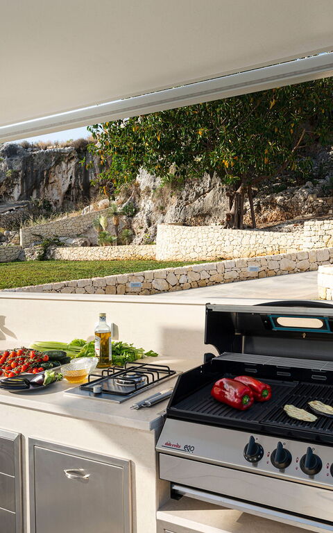 Villa Anna Plemmirio: Balcony / Terrace / Patio, Building Exterior, Outdoor