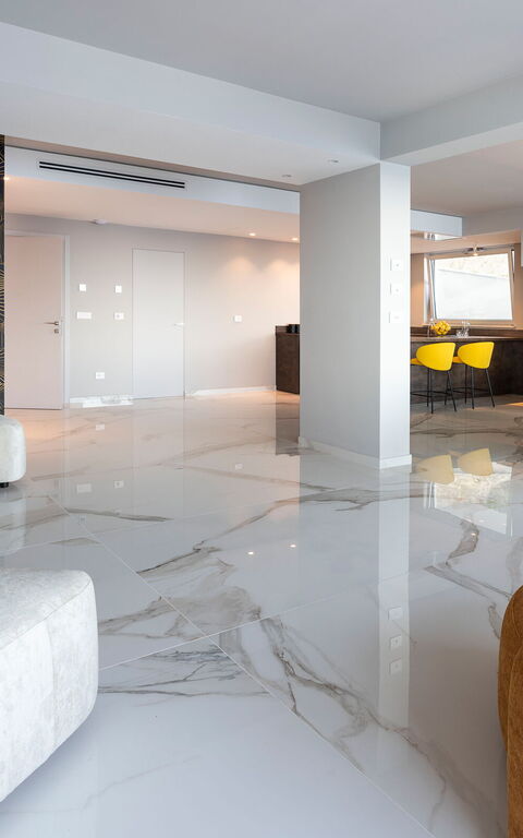 Baya Bella: Dining Room, Living Room