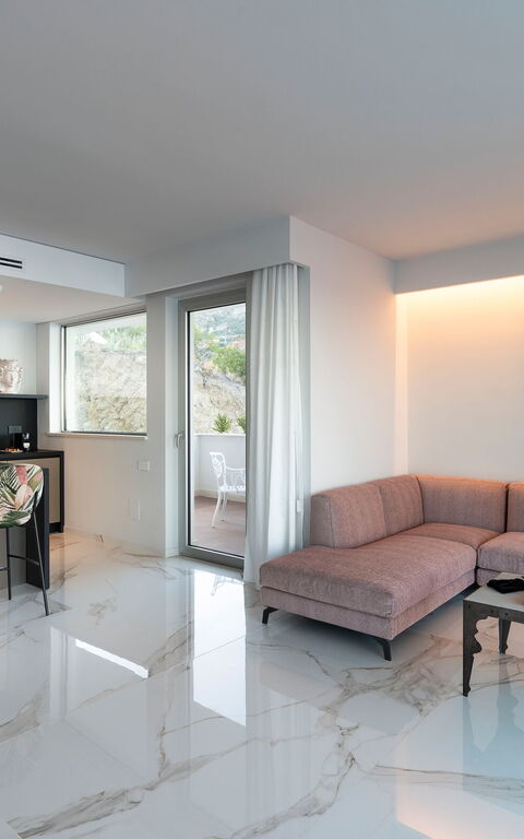 Baya Bella: Living Room