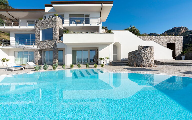 Baya Bella: Building Exterior, Outdoor, Pool