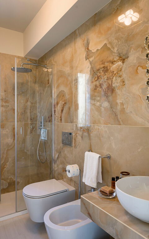 Zagara Bianca: Bathroom