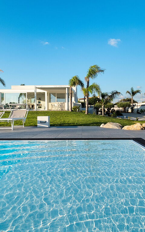 Diantha: Building Exterior, Garden, Outdoor, Pool