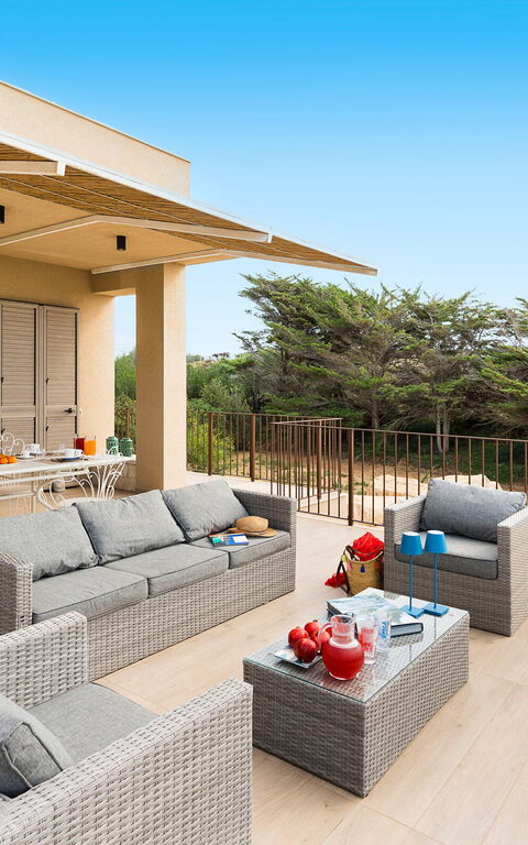 Casa Dafne: Balcony / Terrace / Patio, Building Exterior, Outdoor