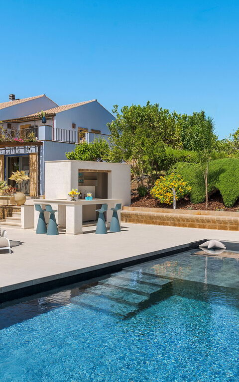 Pigna Blue: Building Exterior, Outdoor, Pool