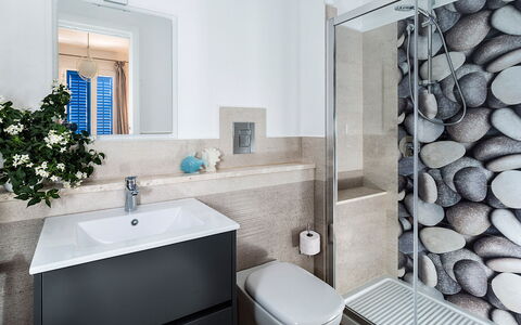 Accommodation Delfino: Bathroom