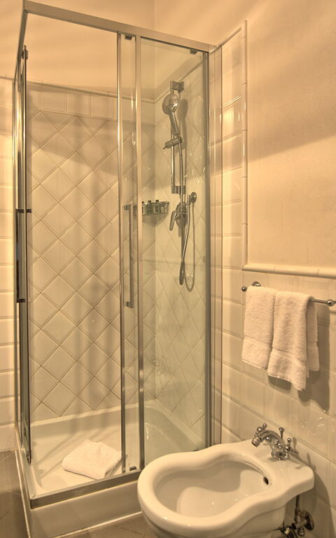 Villa Cona: Bathroom