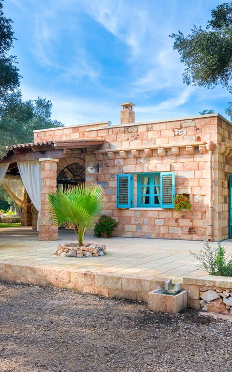 Villa Astrea: Balcony / Terrace / Patio, Building Exterior, Main Entrance