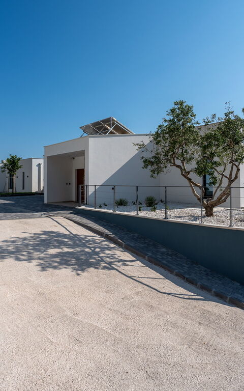 Villa Sea Breeze: Building Exterior