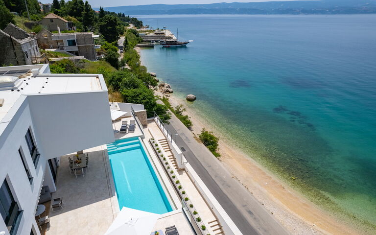 Villa Loma: Building Exterior, Pool, Scenic View