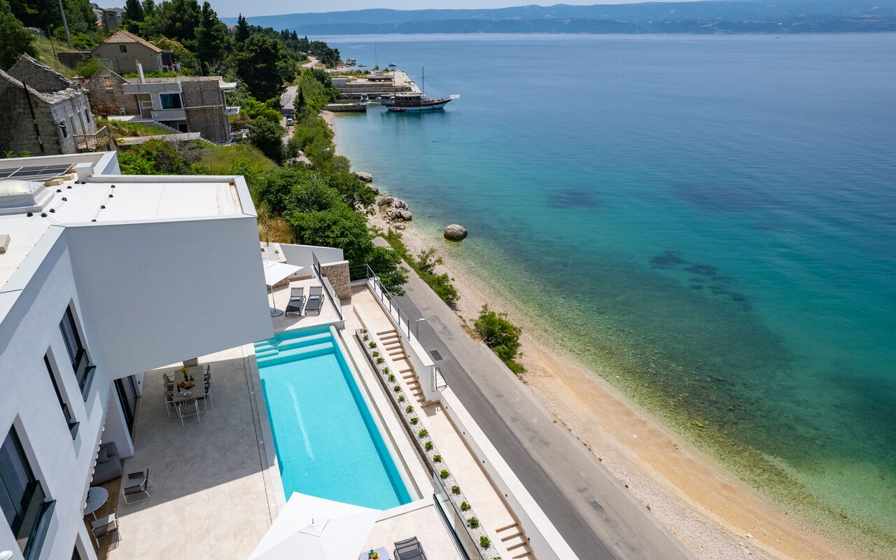 Villa Loma: Building Exterior, Pool, Scenic View