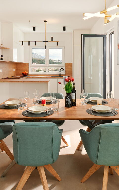 Villa Stella: Dining Room, Kitchen