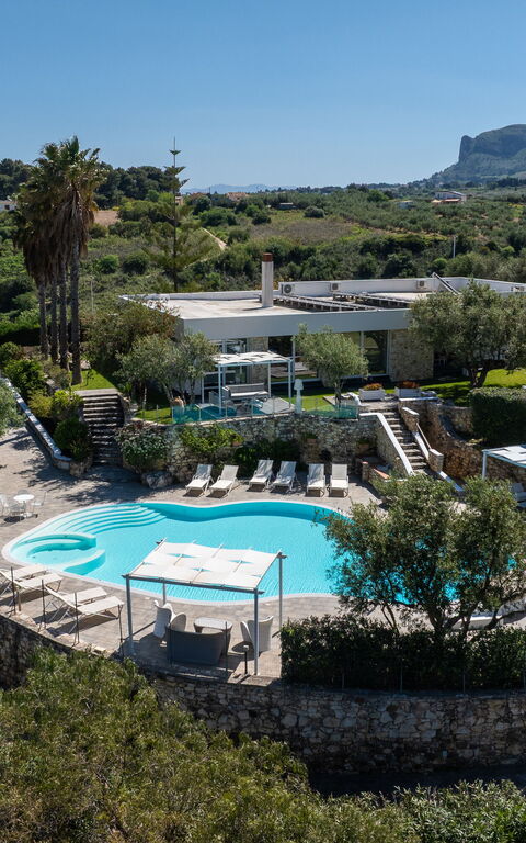Villa Demetra: Pool, Scenic View