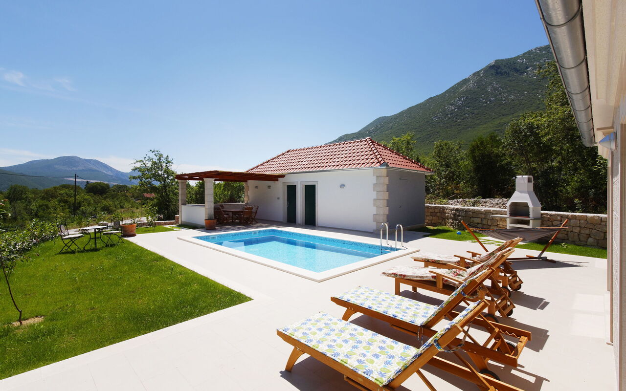 Villa Zupa: Balcony / Terrace / Patio, Garden, Outdoor, Pool