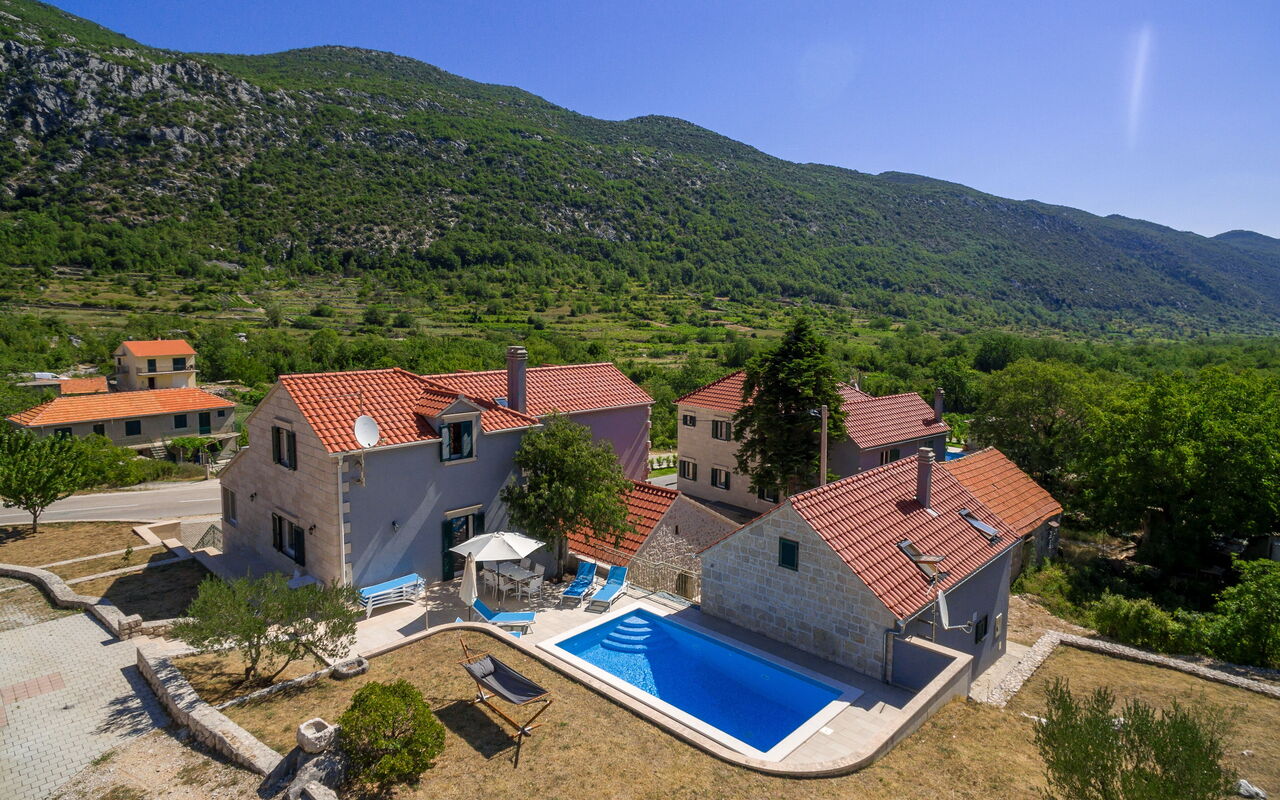 Villa Roglic: Building Exterior, Pool