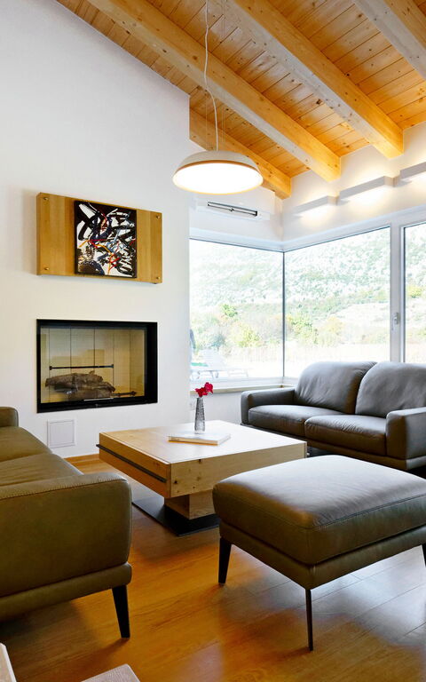 Villa Jure: Living Room