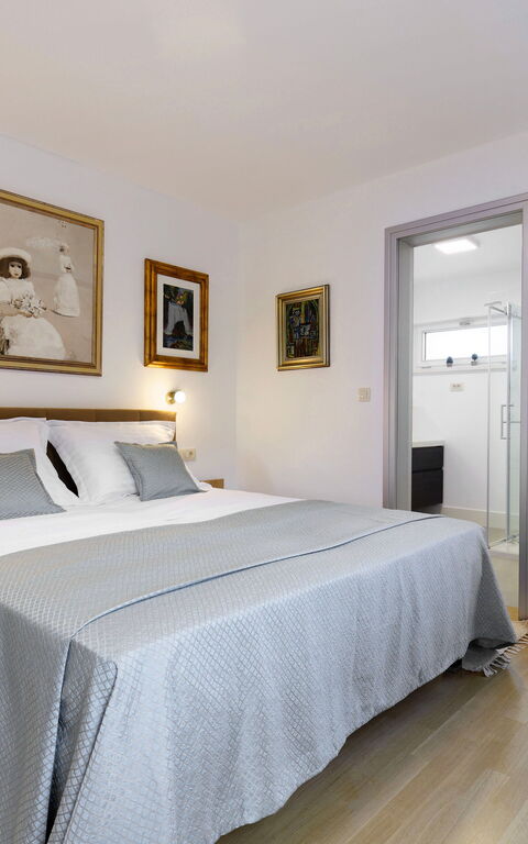 Villa Jure: Bathroom, Bedroom