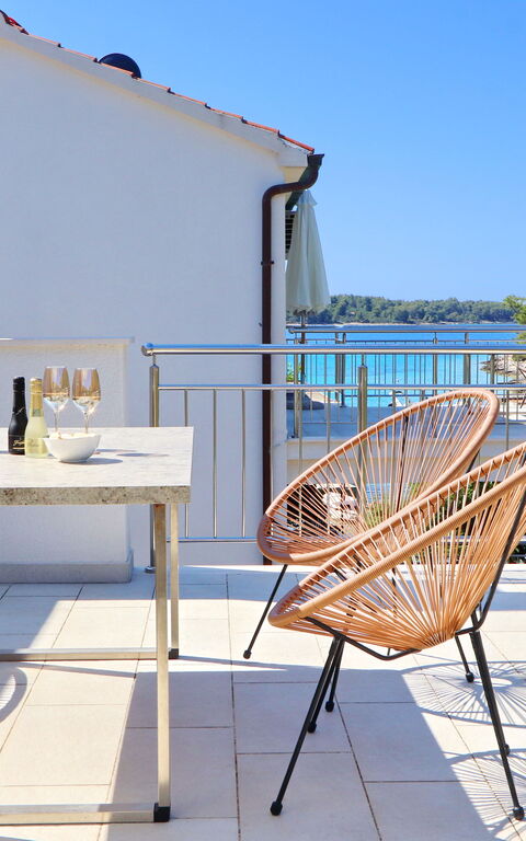 Villa Emerald: Balcony / Terrace / Patio, Building Exterior, Outdoor, Scenic View