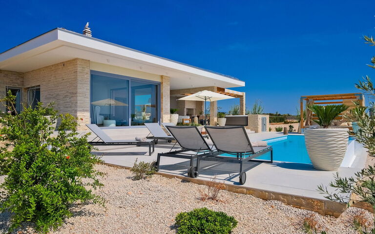 Villa Kelena: Balcony / Terrace / Patio, Building Exterior, Main Entrance, Outdoor, Pool