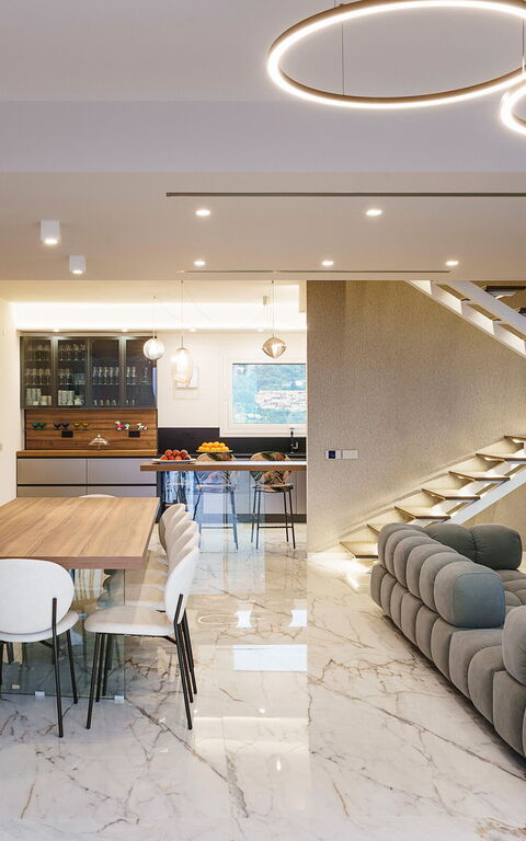 Grand Tour Villa: Living Room