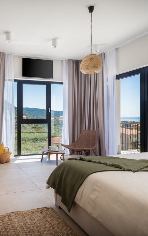 Villa Vivere: Balcony / Terrace / Patio, Bedroom