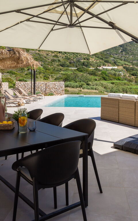 Villa Vivere: Balcony / Terrace / Patio, Outdoor, Pool, Scenic View