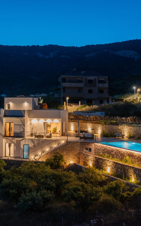 Villa Vivere: Building Exterior, Garden, Scenic View