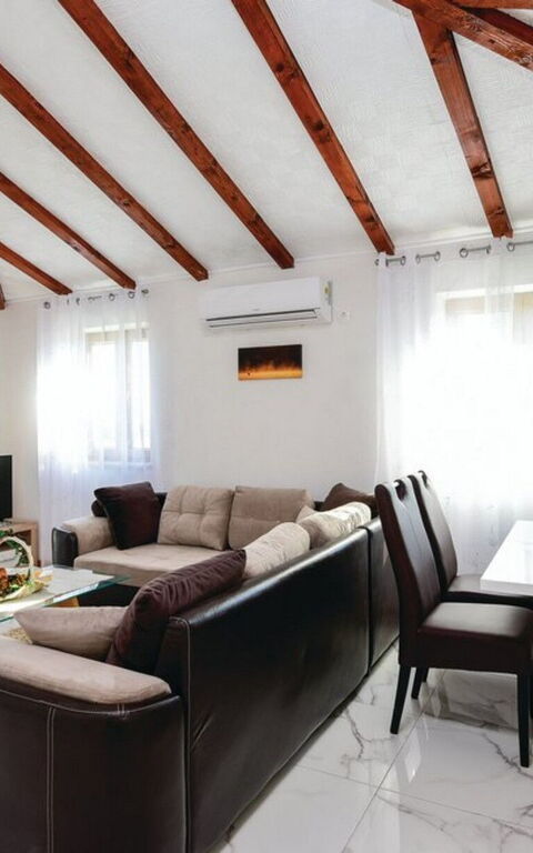 Villa Azurit: Dining Room, Living Room