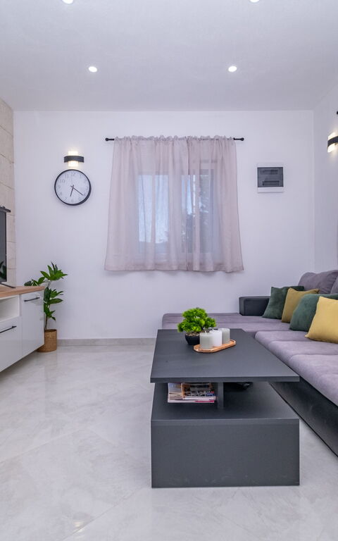 Villa Diana: Living Room