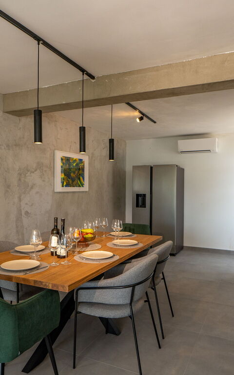 Villa Cosmic: Dining Room, Kitchen