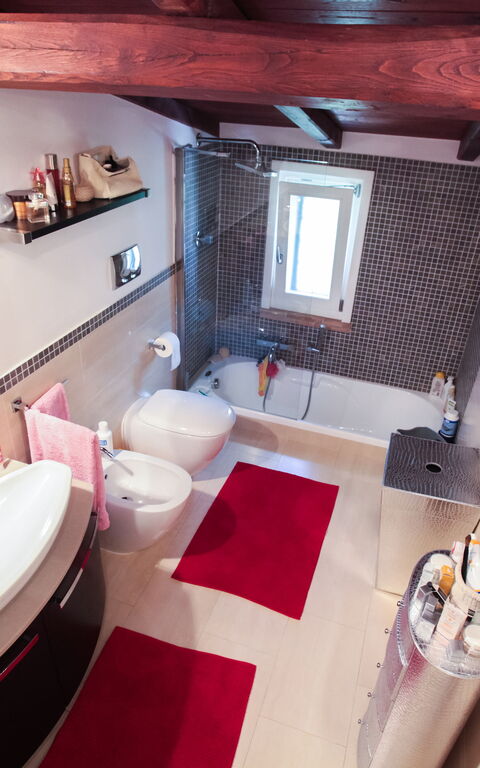 Villa Antici: Bathroom