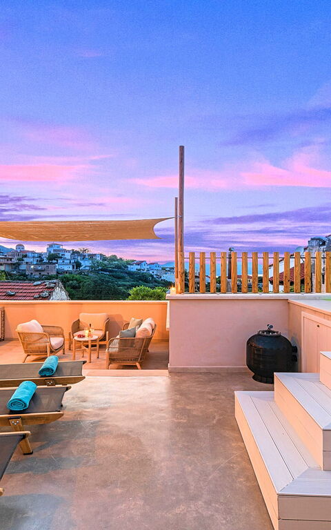 Villa Mirage: Building Exterior, Outdoor, Pool