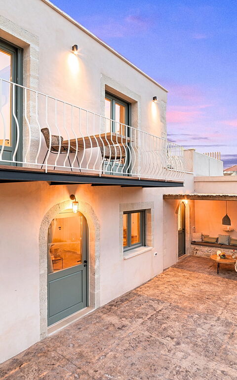 Villa Mirage: Building Exterior, Outdoor