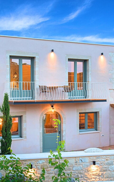 Villa Mirage: Building Exterior, Main Entrance, Outdoor