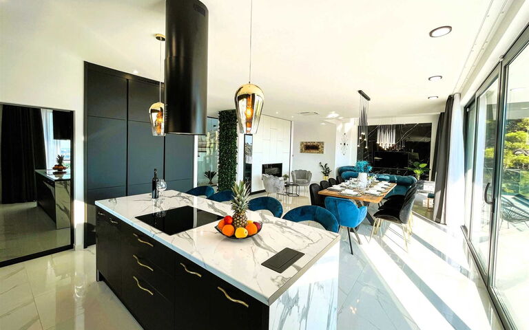 Villa Nikta: Dining Room, Kitchen