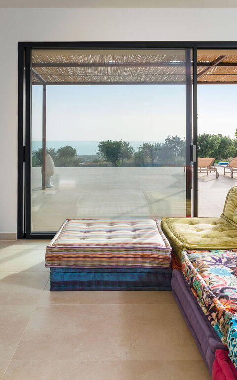 Gelso Bianco: Living Room