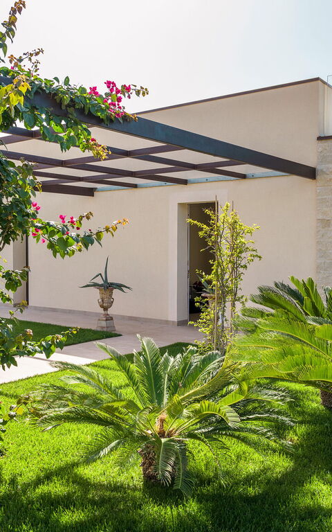 Gelso Bianco: Building Exterior, Garden, Outdoor